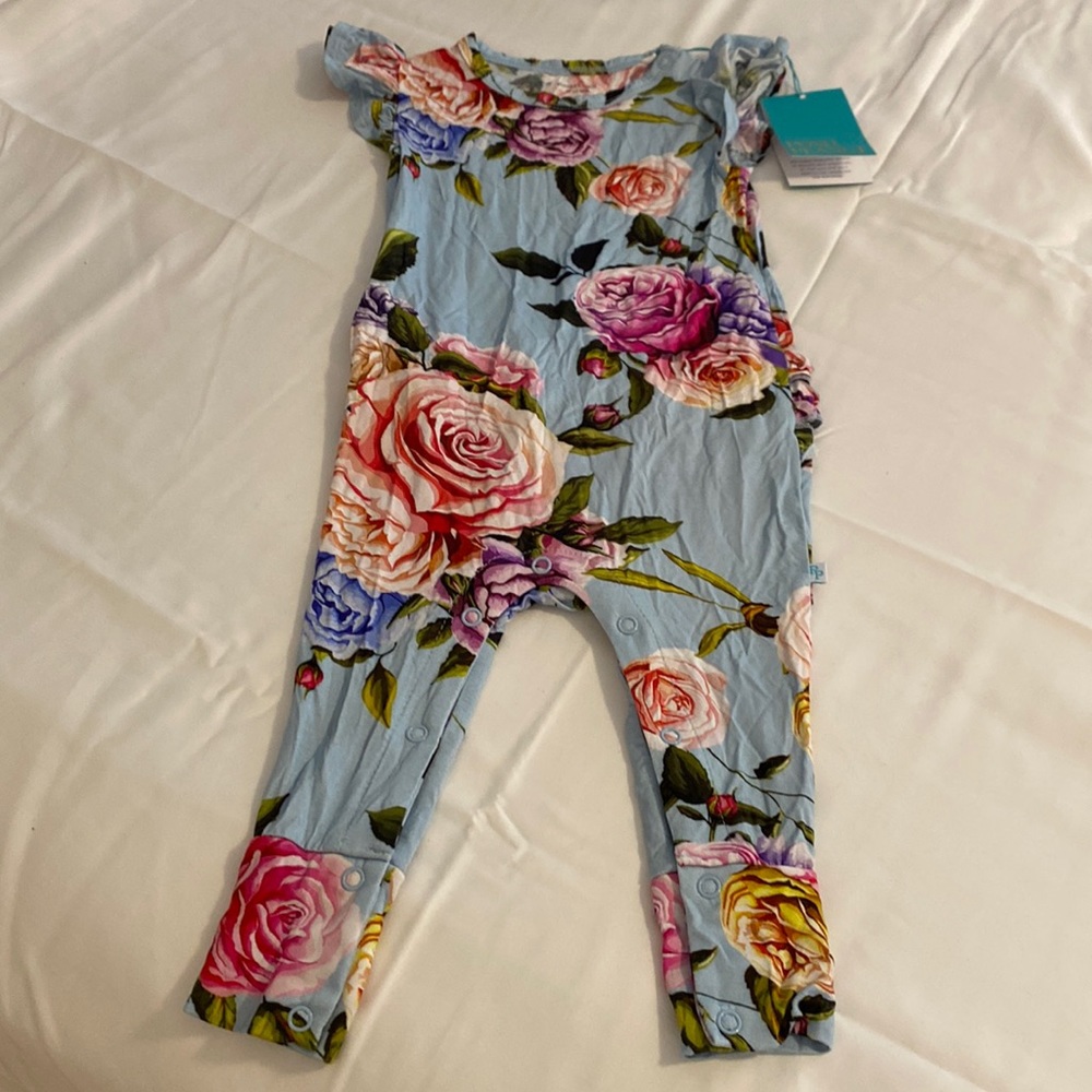 NWT POSH PEANUT Country Rose